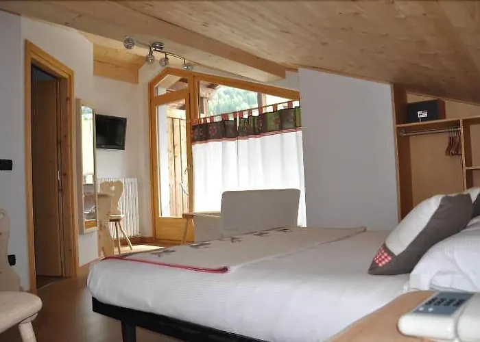 Ambassador In Bormio, Solo Senza Colazione Affittacamere 3*