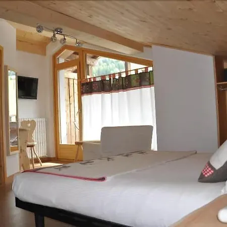 Ambassador In Bormio, Solo Senza Colazione ゲストハウス 3*