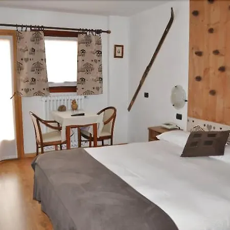 Ambassador In Bormio, Solo Senza Colazione 招待所 博尔米奥
